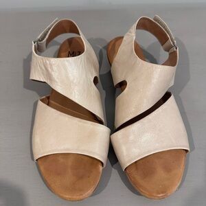 Miz Mooz Cream Leather Cross-Strap Slingback Sandals